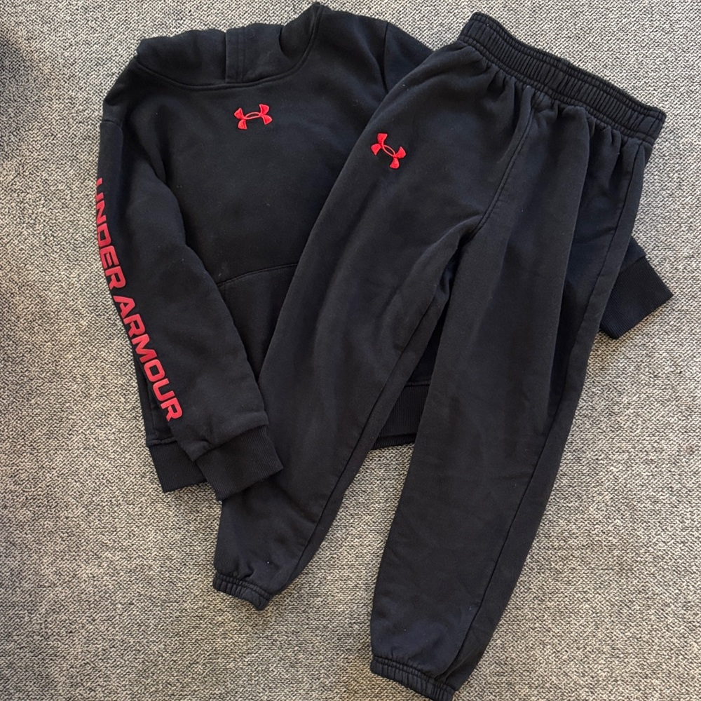 Boy Under Armour Kids Black and Red Jogger Set